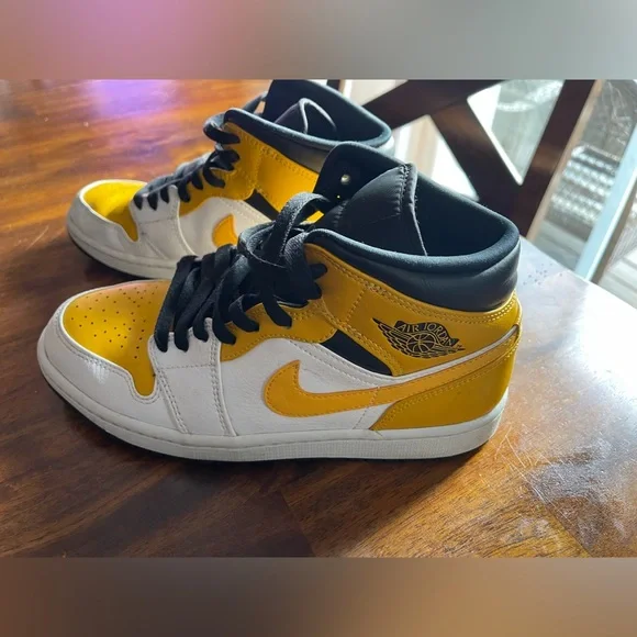 2021 Air Jordan 1 Mid PS “University Gold” - Picture 6 of 7